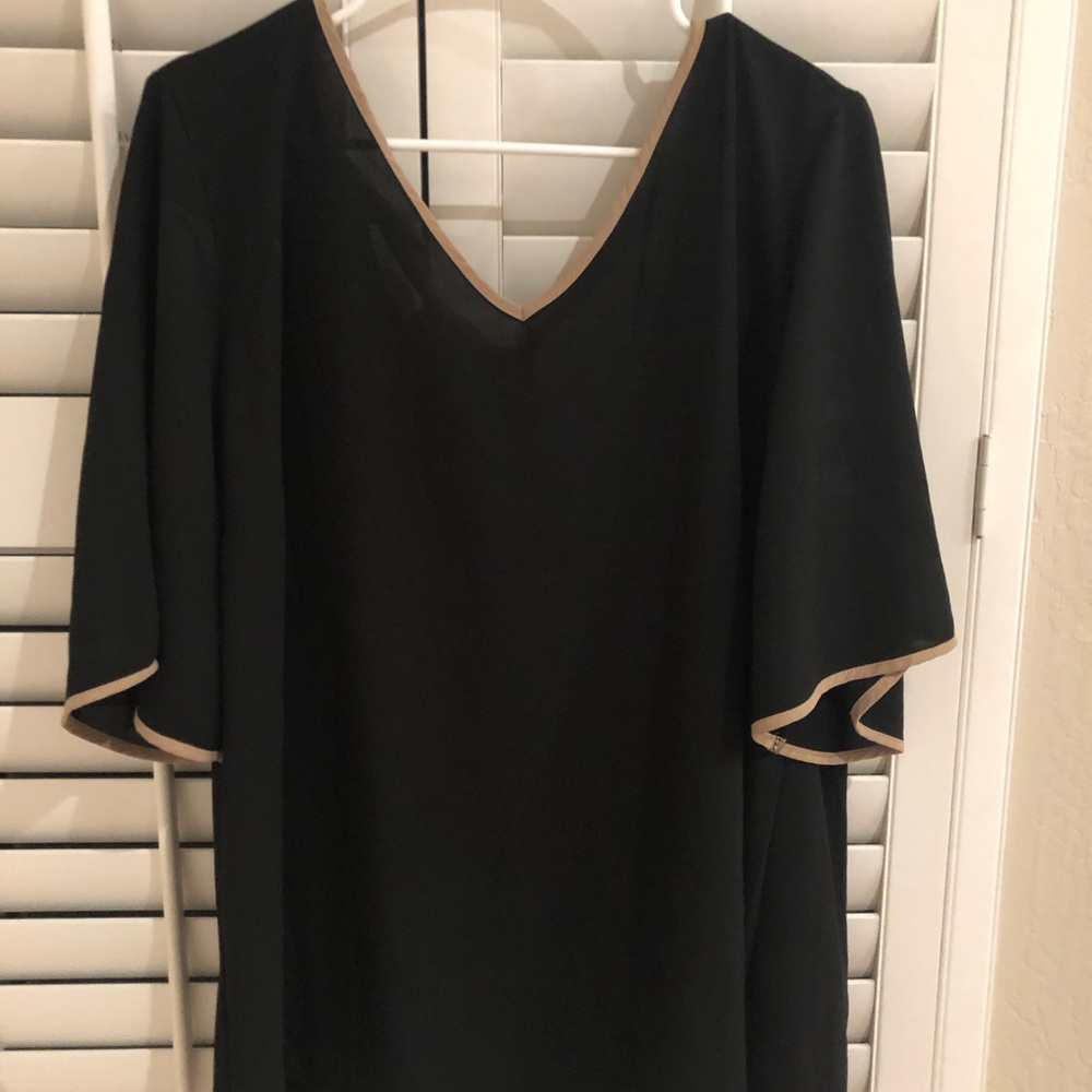 Joseph A blouse Black and Tan. Back with tan bow